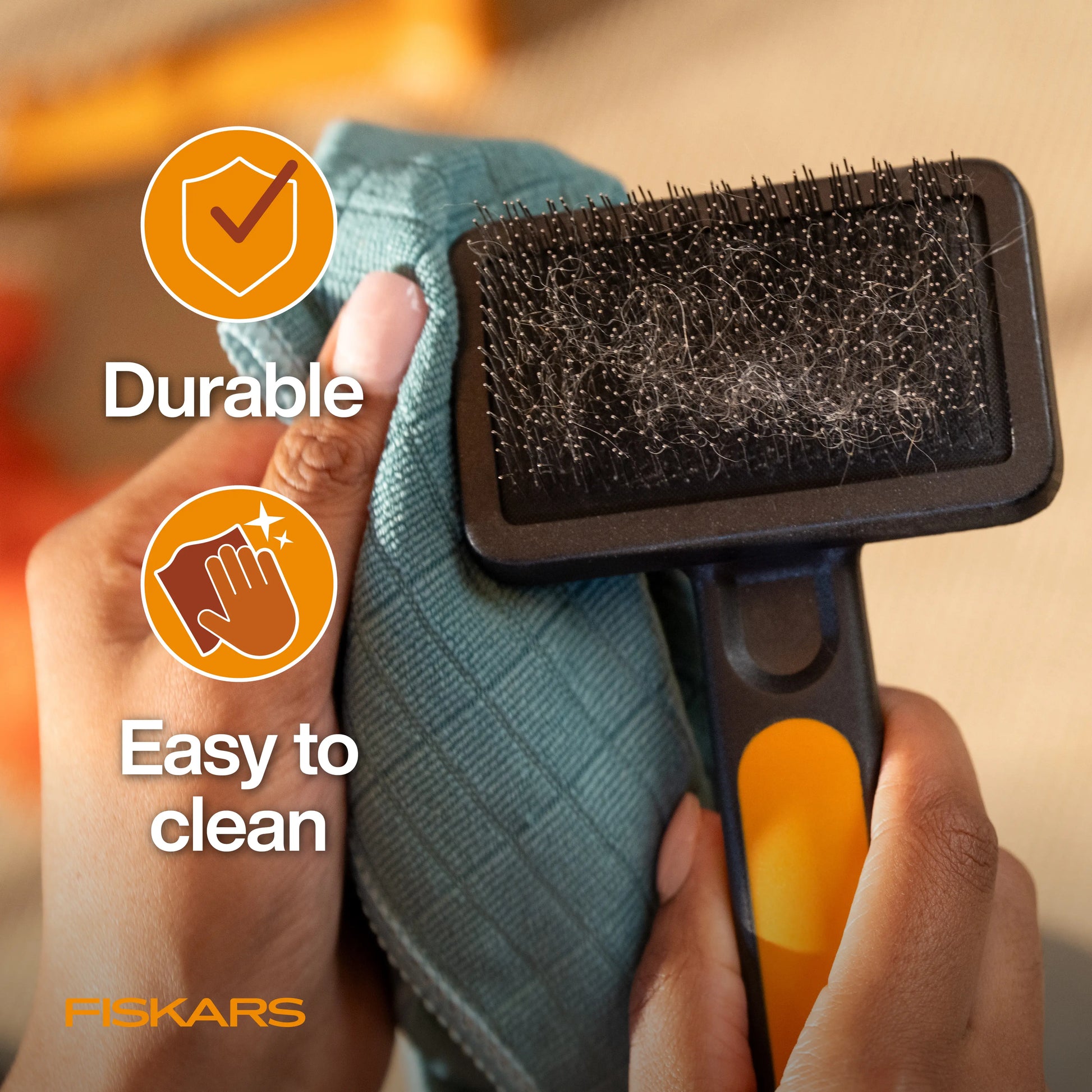 Fiskars Pet Slicker Brush for Gentle Deshedding and Softening - Durable Stainless Steel with Comfortable Softgrip Handle, 6.5 Inches